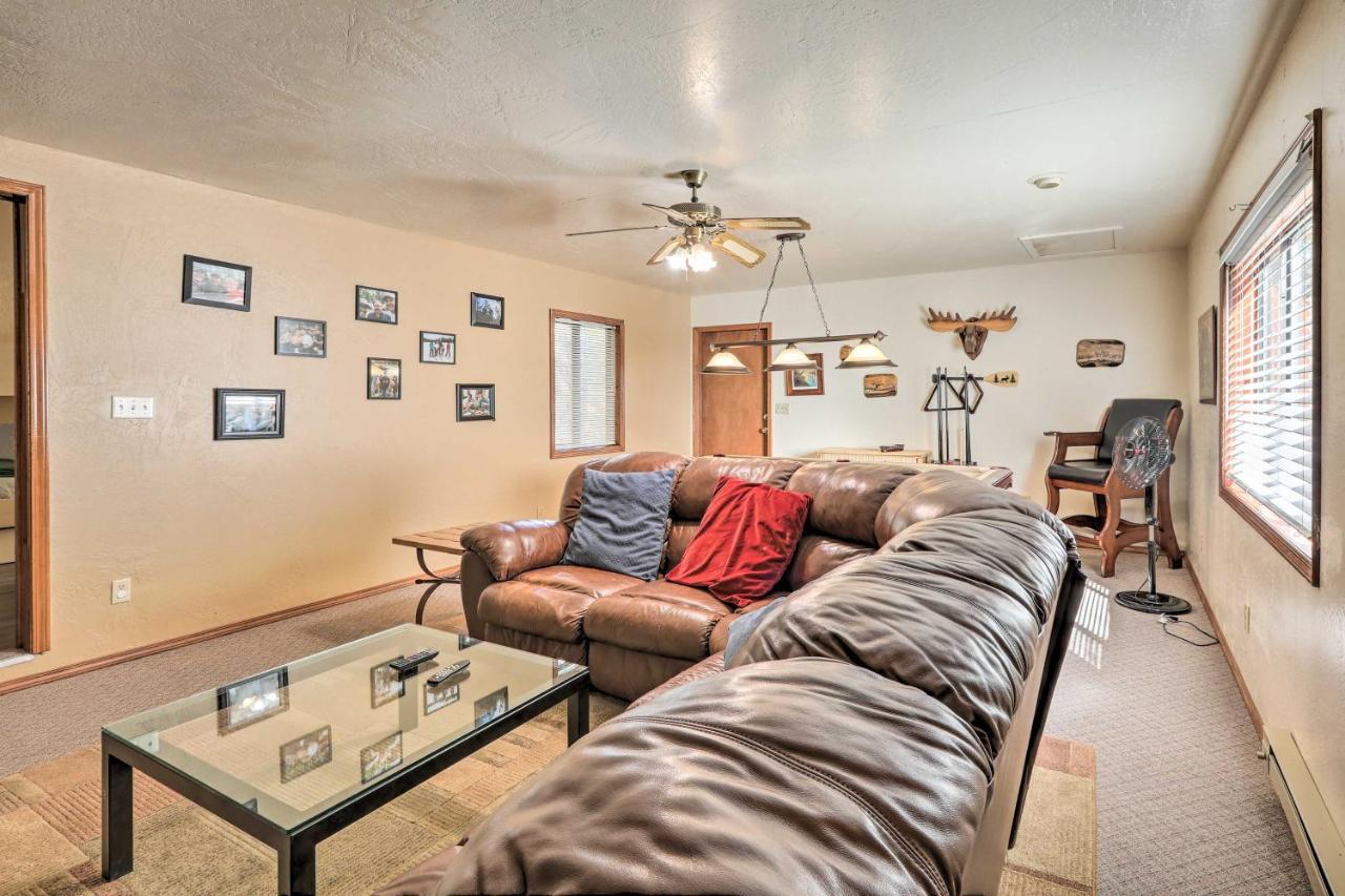 Munds Park Cabin With Fire Pit And Wraparound Porch! ภายนอก รูปภาพ