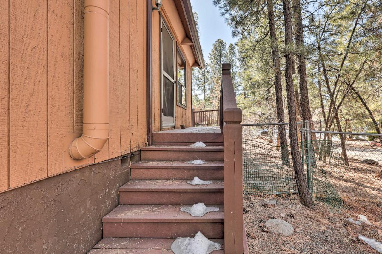 Munds Park Cabin With Fire Pit And Wraparound Porch! ภายนอก รูปภาพ